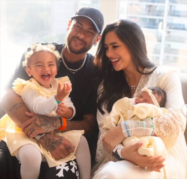 Neymar dan keluarganya/Foto: Instagram NeymarJr
